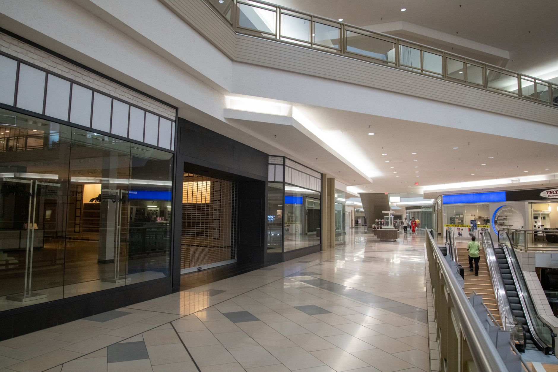 Vacant commercial retail storefront representing distressed real estate collateral in CLO portfolios